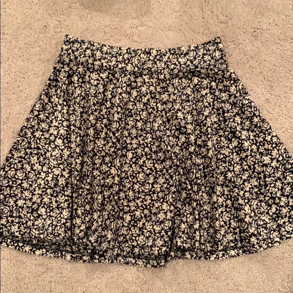 Velvety printed skirt!